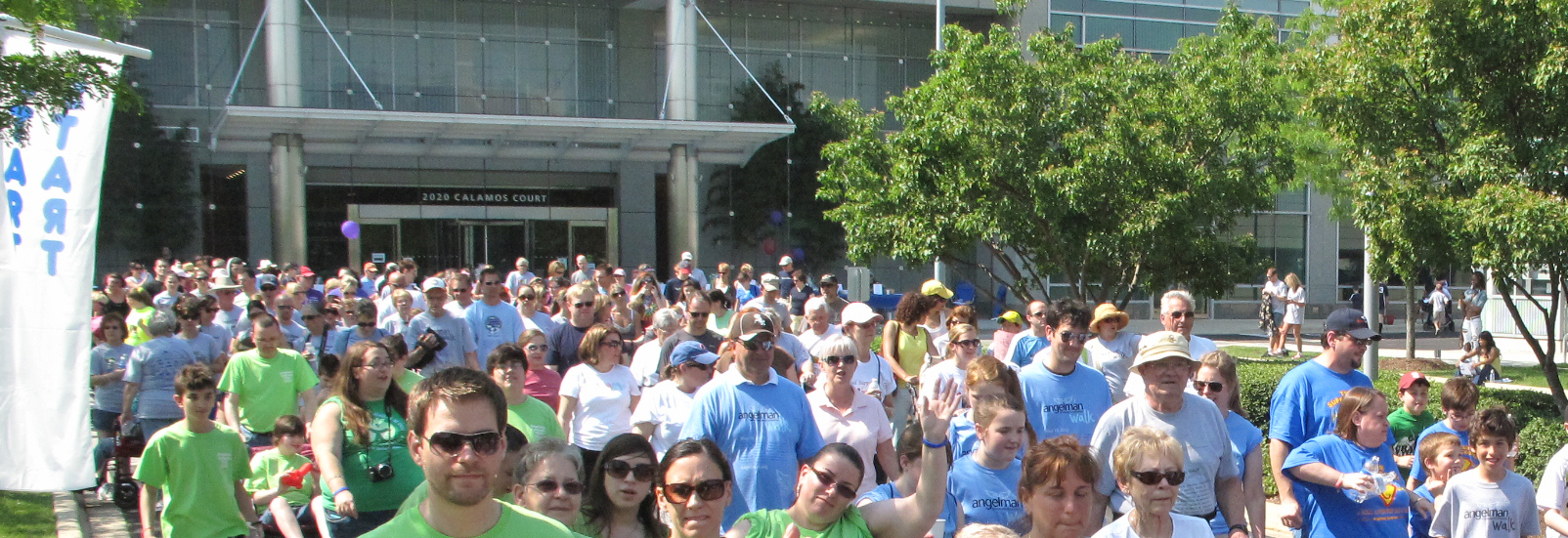 Large group of people at an ASF Walk at the start of an ASF Walk starting on the walk route